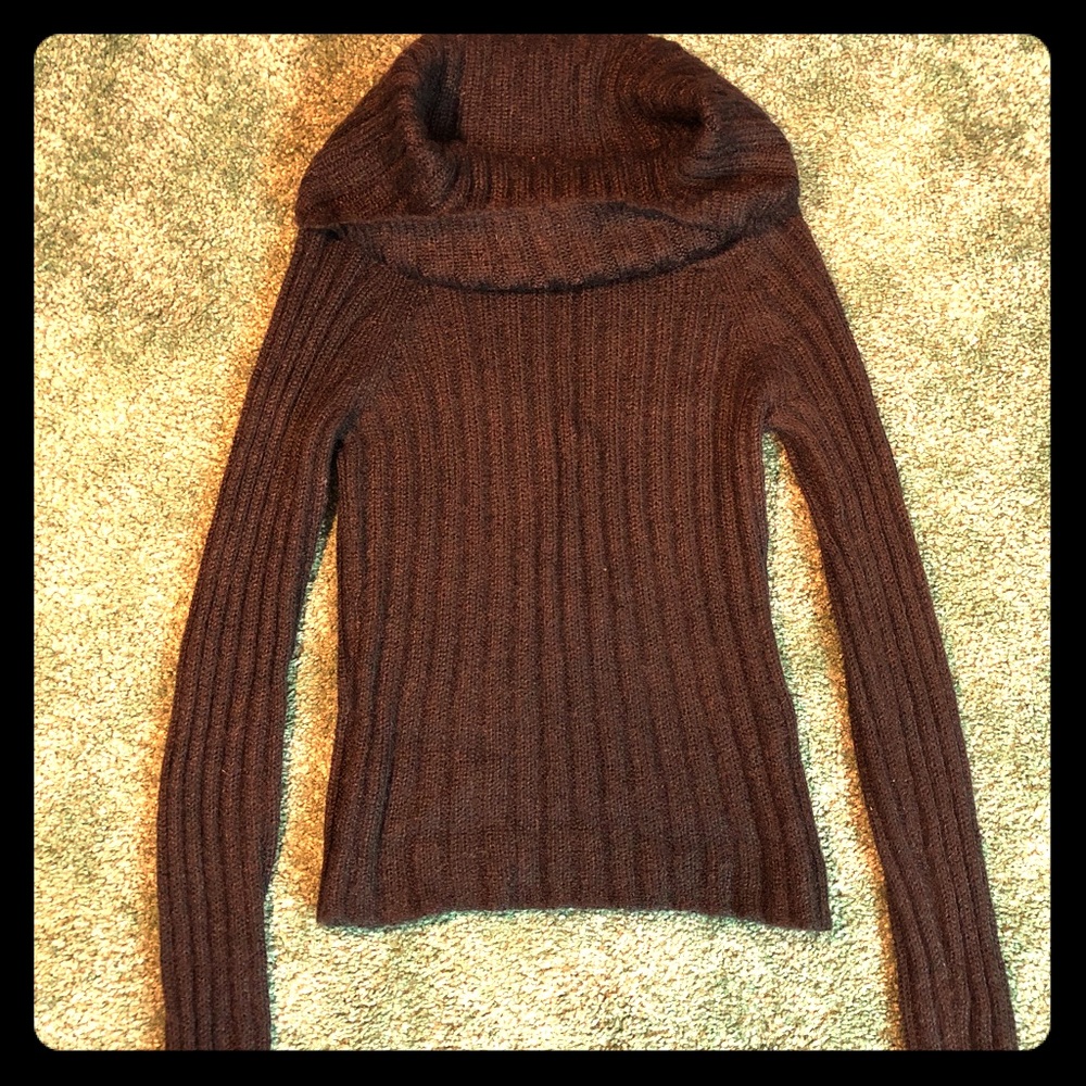 The Limited Crowl Neck Sweater